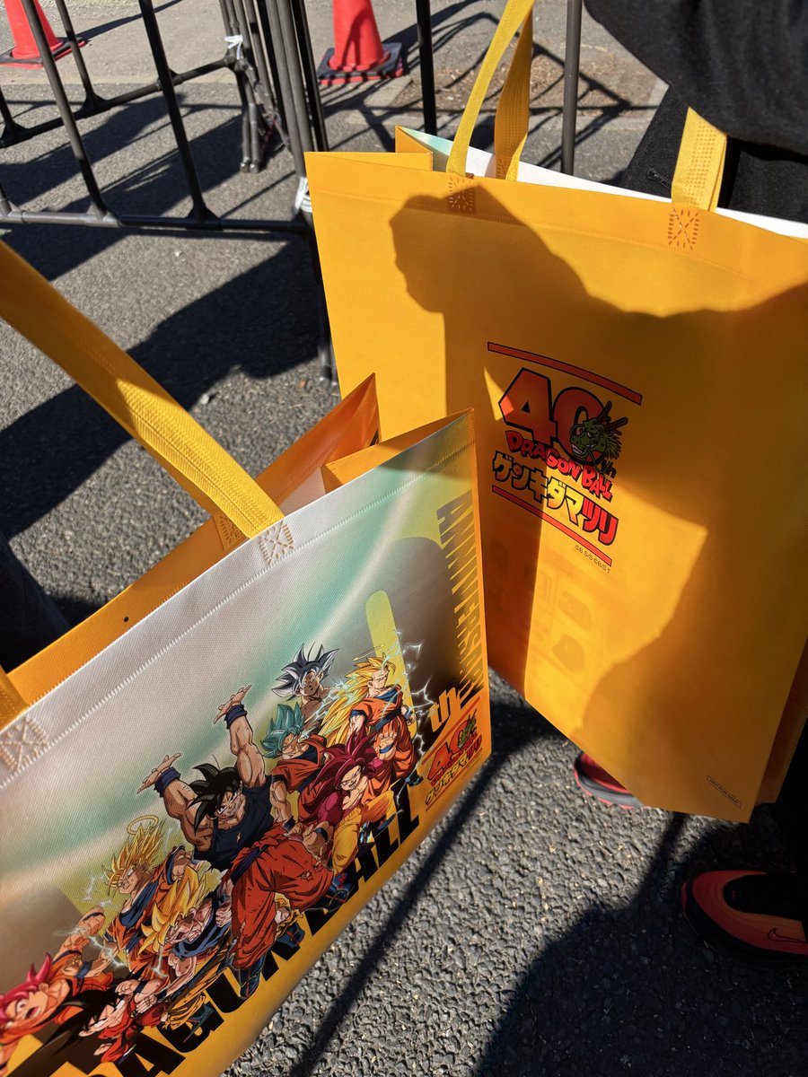 misacha0's tweet photo. 旦那とゲンキダマツリ行ってました🐉
フィギュアも買えて旦那喜んでて何より https://t.co/R3Xaxmzoia
