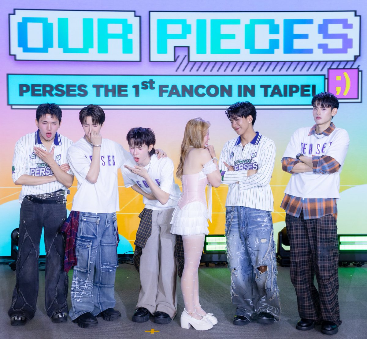 ยกให้รูปนี้ตรงบรีฟที่สุดในบรรดาทุกรูปละ 5555555555  เพราะบอกทุกคนว่า
“ขอแบบเหม็นความรักนะ 😒😏🥴”
ก้คืออ้วกกันเละเทะเลยทีเดียว