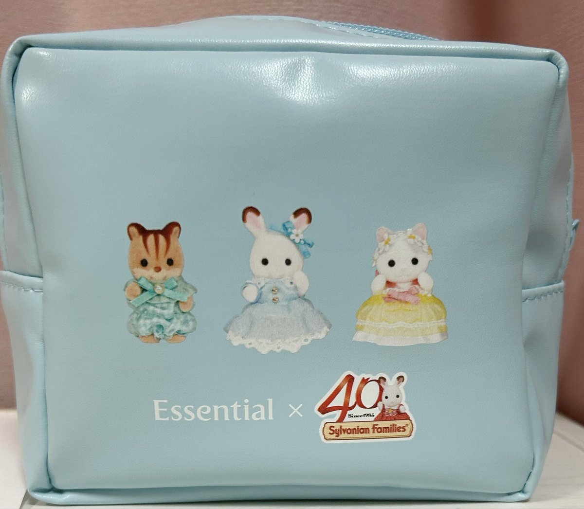 gt9eYWYTPJ56217's tweet image. な…ななんと！！この度Essential×シルバニアファミリーコラボポーチ当選しました✨️
めちゃ嬉しい٩(๑&amp;gt;▽&amp;lt;๑)۶
可愛すぎです🐰🐿🐱💖
ありがとうございます🥹
シルバニア持ち歩くときに使おうかなꉂ🤭

#Essential 
#シルバニアファミリー