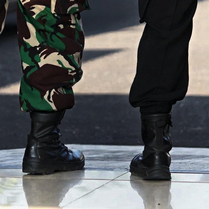 The 50-year-old man, Sudrajat, recounts how he was mistreated by the two officers who accused him of selling unsafe ice treats:

“They (the officers) bought es hunkwe (‘es gabus’) and said, ‘Hey, bang, buy four.’ Then they stomped on the ice and threw it at me. I was punched and