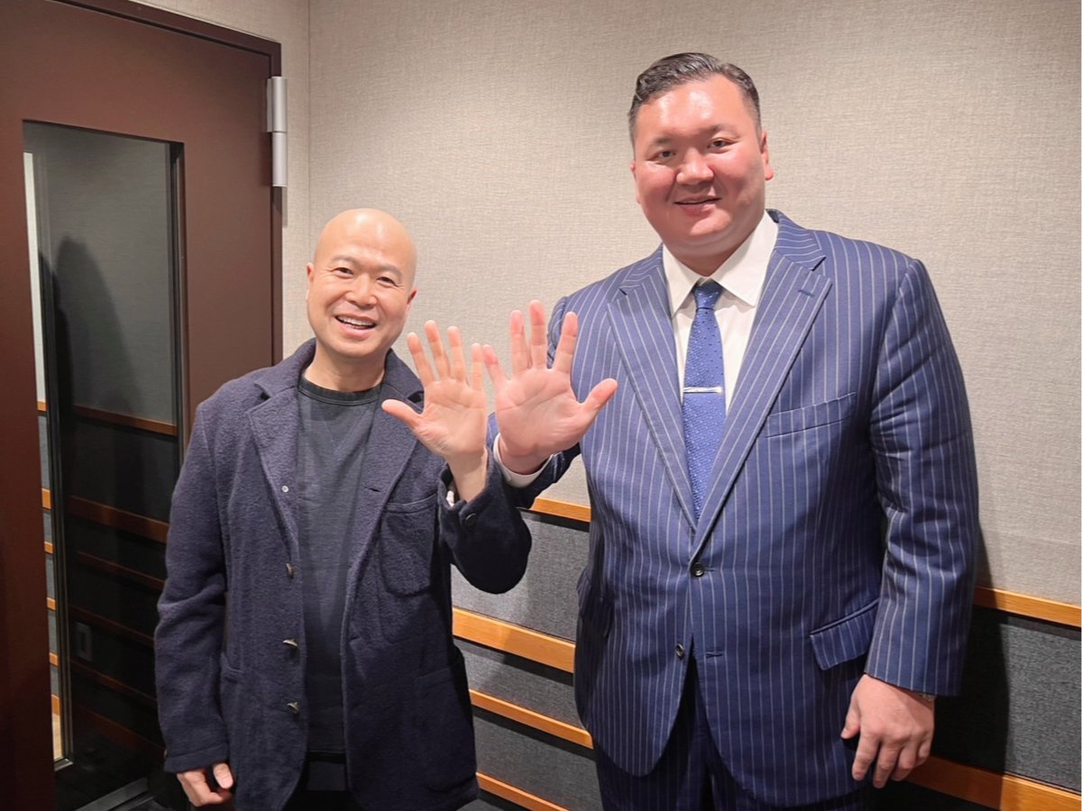 interfm_step's tweet image. こんばんは。今夜も8時からは #stepbystep ！元大相撲力士 第69代横綱 元宮城野親方の、白鵬翔さんをお招きします。歴代最多となる45回の優勝を飾った #白鵬 さん。引退から4年半ほど経ちますが現役時代とほぼ体形は変わらないそう。相撲界に入ったキッカケのお話など伺います。 #塩沼亮潤大阿闍梨