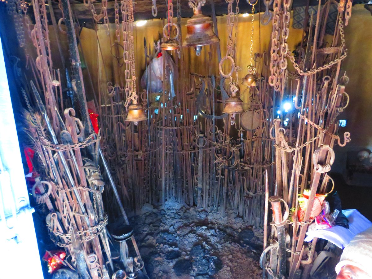 Hiddenheritage's tweet photo. The traditional #Gond shrine at Chaugan, deep in the #tribal heartland of central India in Madhya Pradesh's #Mandla district. A place associated with eerie energy and exorcism. Complete with a 'ladder to heaven'. https://t.co/TwmZCyYhY1