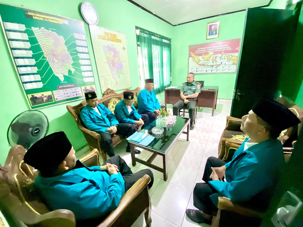 KoramilM's tweet photo. Dalam upaya memperkuat komunikasi dan membangun sinergi dengan aparat pemerintah, Pengurus Cabang (PC) Lembaga Dakwah Islam Indonesia (LDII) Kecamatan Manisrenggo melakukan audiensi ke Koramil 12/Manisrenggo, Kabupaten Klaten, Selasa (27/1/2026). https://t.co/mXv91fcLXO