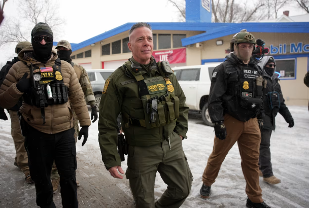 digontomahmud6's tweet photo. Bovino and some of his agents are expected to leave Minneapolis today, sources say

More news 👉 https://t.co/iF6NfyLYqf

Top Border Patrol official Gregory Bovino and some of his agents are expected to leave Minneapolis today and return to their respective sectors,
#gregbovino https://t.co/vF1UvE0YIO