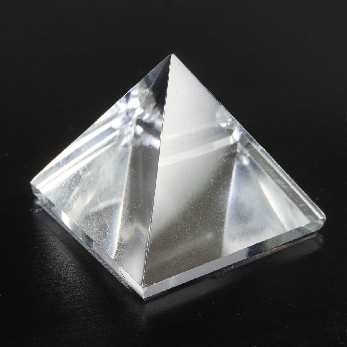 ファラオが恥ずかしがるぐらいスケスケのピラミッド #今日の1枚