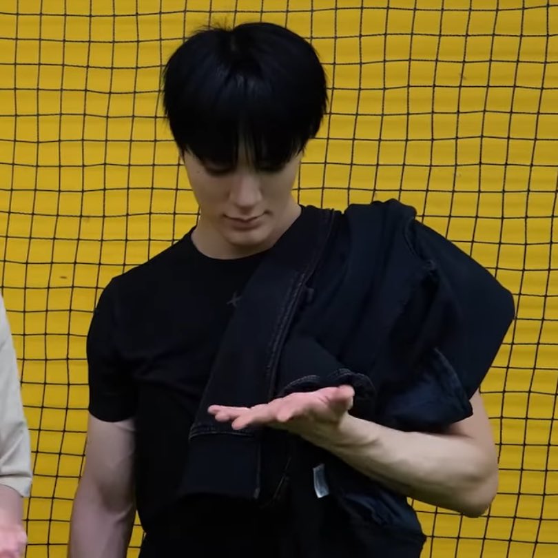 💭มือจั้นเล็กกว่าที่คิดอีก