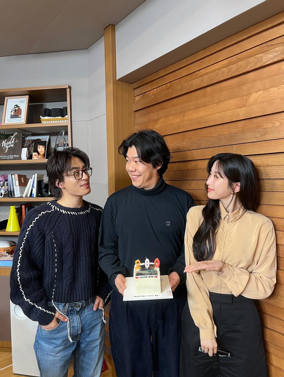 munxzero's tweet image. 완벽한 하루 이상순 입니다 인스타그램

#문가영 #MUNKAYOUNG