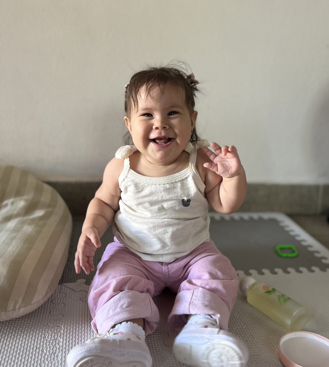 Cómo puede ser que pasemos todo el día juntitas pegaditas y aún así se me haya escapado el tiempo????