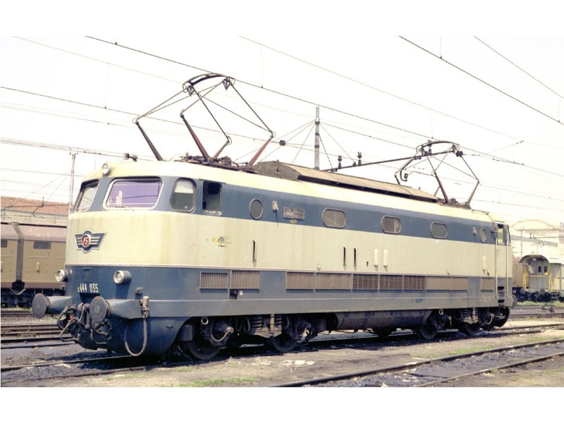 hobbysearch_mt's tweet image. 【お知らせ】
本日もアーノルト社製 #Nゲージ 欧州型車両各種、予約開始いたしました。
・SNCF X73500形気動車
・FS E.444形電気機関車
・バーゼル市電
など20種となります。
1999.co.jp/search?typ1_c=…
引き続き他商品も順次予約開始予定です。
●輸入代理店：ポポンデッタ #NScale #Arnold