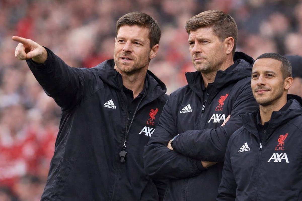 thefootyarena's tweet photo. Alonso as manager, Gerrard &amp; Thiago as assistents.  This is what Liverpool fans want. 🥶 https://t.co/xz1xGZEuqf
