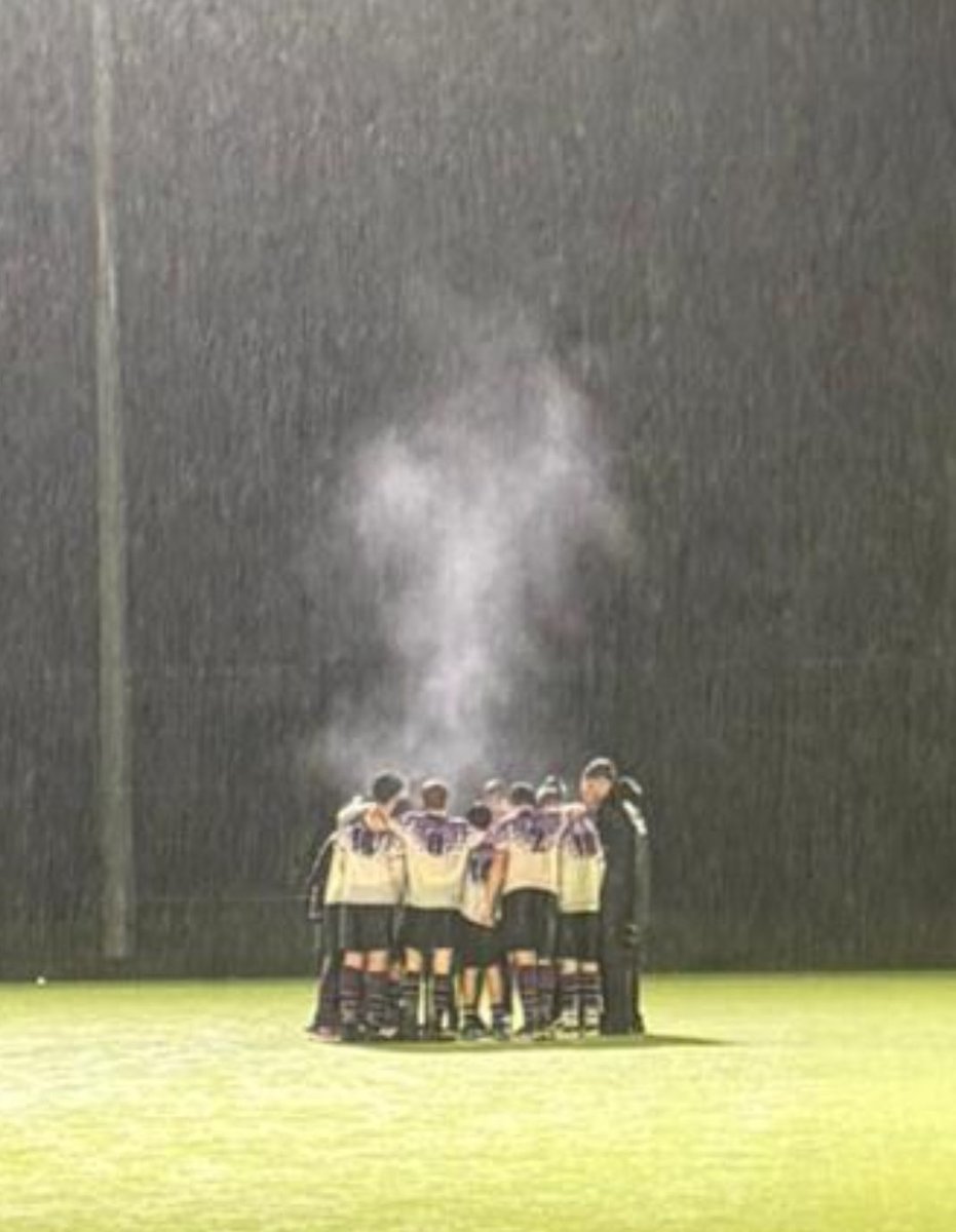 NatTails's tweet photo. Kimbolton school boys 1st XI hockey team enjoying the rain!!! https://t.co/omZeqYw4mt