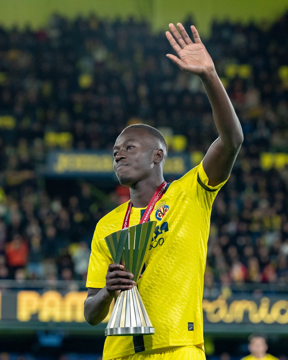 CimbomHaberN's tweet photo. Pape Gueye, Galatasaray'a uyar mı?
A) Ligin ve şampiyonlar liginin içinden geçer
B) Hayır,bu paralar verilmez.
#Galatasaray #GStransfer #Cimbom #TransferDönemi https://t.co/MugM6ksYI9
