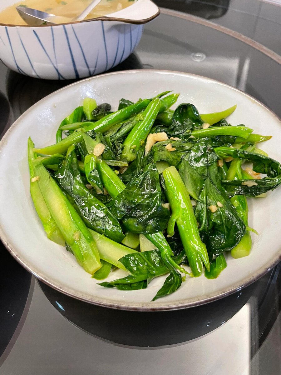 rish990's tweet image. 今晚吃……👆
冬瓜虾干汤 油焖小鱿鱼🦑 白灼虾🦐 炒芥蓝