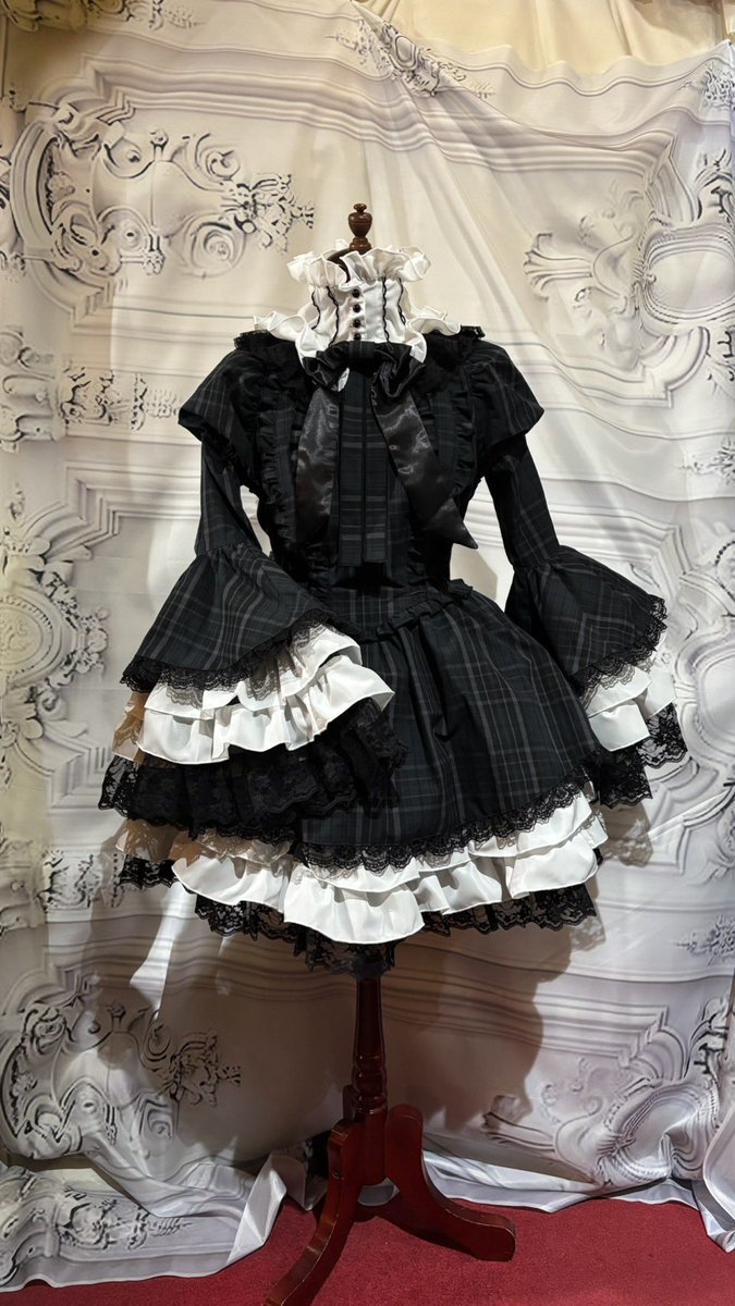 00MARBLE00's tweet image. 🎀再入荷のお知らせ🎀

アーチブレード切り替え立ち衿クラシックワンピース

marble-02.com/?mode=srh&amp;amp;cid=…

パフスリーブ、立ち衿、姫袖が可愛らしいクラシカルなワンピースです👗
後ろはファスナーになっており、リボンでウエスト調節していただけます✨

#MARBLE
#アメ村