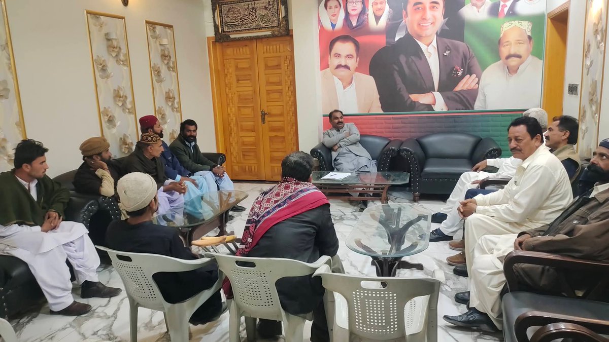 chandio_house's tweet photo. Engaged with the people and party workers of my constituency #PS40 #Sanghar listening to their concerns and initiating prompt action.
Under the leadership and guidance of Chairman @BBhuttoZardari, we continue PPP’s people-first legacy at the grassroots.
@FaryalTalpurPk https://t.co/Kv98uobvLF