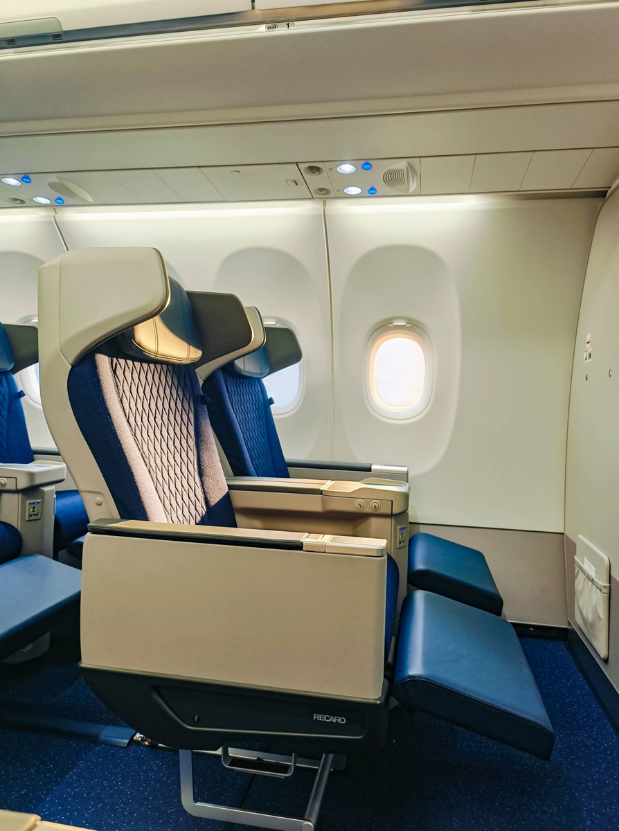 recaro_as's tweet image. We’re loving the way our R2 and R5 look in IndiGo’s new A321XLR. Check it out! 

📷: @IndiGo6E

#RECARO #goIndiGo #A321XLR #R5 #R2 #Sucess