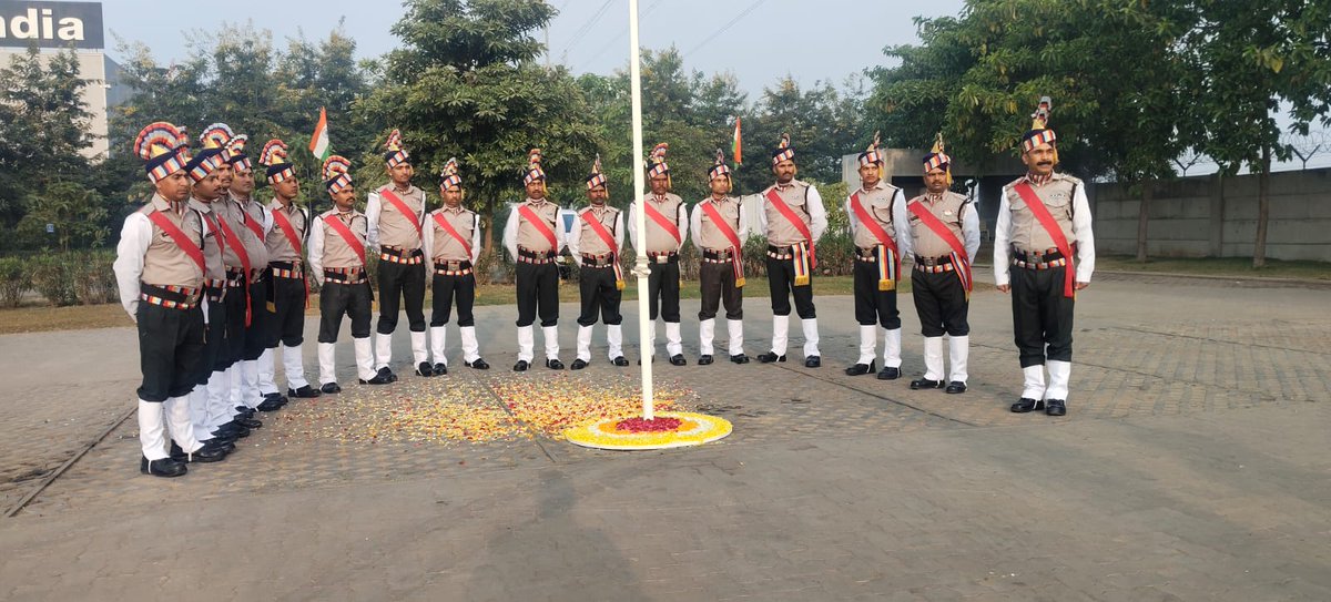 Pride. Discipline. Responsibility.

Celebrating Republic Day with our dedicated security team at Checkmate Securities—upholding the values that keep our nation safe and strong.

#RepublicDay #CheckmateSecurities #PrideDisciplineResponsibility #NationFirst #SecurityTeam #India