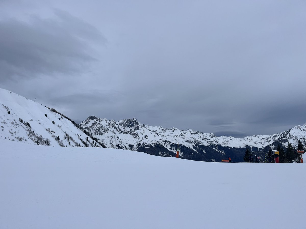 berthaparkski's tweet photo. Beautiful morning sky but a change is coming. 
Lots to learn this afternoon skiing while it snows and tomorrow should be a powder day ❄️ 
Huge progress being made and group photos to come….. @BerthaParkHigh  #SL https://t.co/HcYljYOBSa