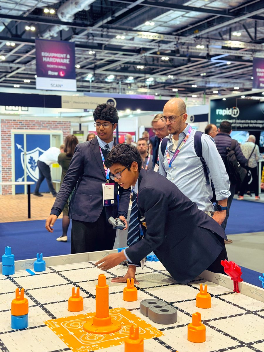 VEX Robotics UK tweet media