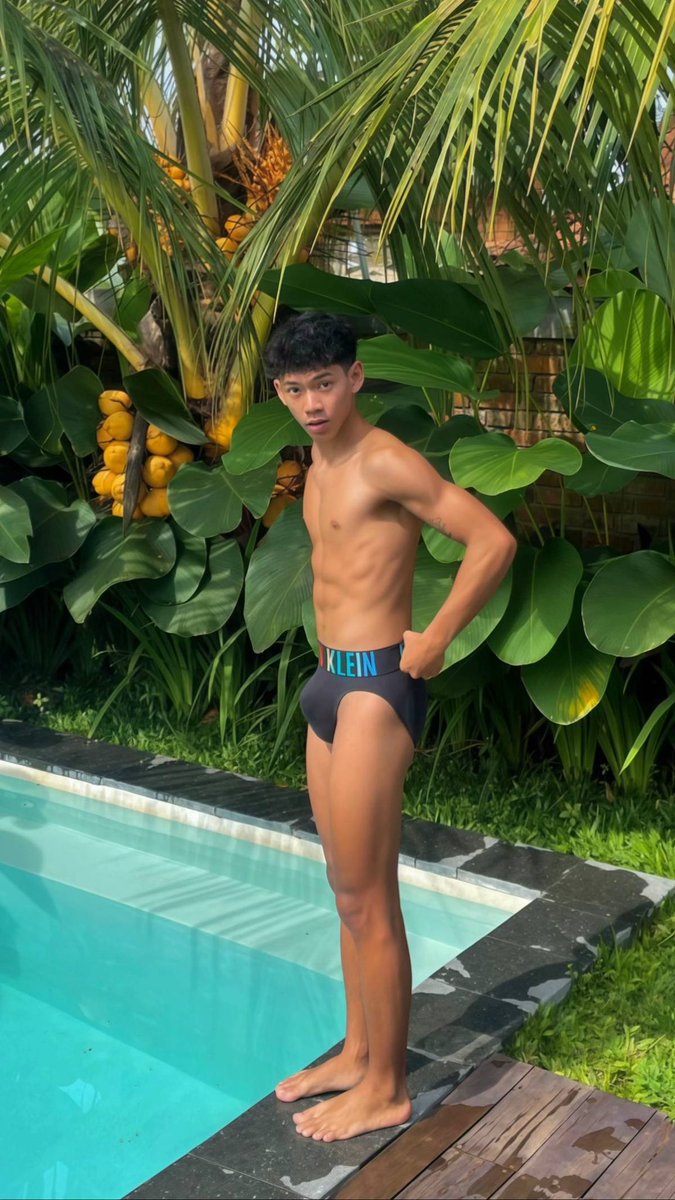 KacauTamba79516's tweet image. Kapan renang bareng dedek