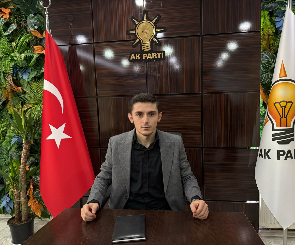 OdunpazariAK26's tweet photo. Bugün AK Parti Odunpazarı İlçe Başkanlığımızda nöbetçi Yönetim Kurulu Üyemiz Hakan Baltacı’dır.

Soru, görüş ve önerileriniz için İlçe Başkanlığımıza bekleriz.

📍 Adres: Yunusemre Caddesi No 54 AK Parti Eskişehir İl Binası 5. Kat https://t.co/YjpIMm8RlW