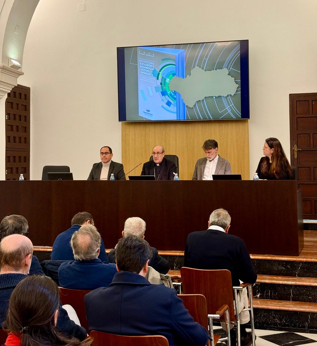 El delegado para la Pastoral Social en la Asamblea de Obispos del Sur y obispo de Córdoba, Mons. Jesús Fernández, comienza y recuerda que la Iglesia está presente en cada rincón acompañando a quienes sufren pobreza, dolor y exclusión.

#LaRealidadQueEs
