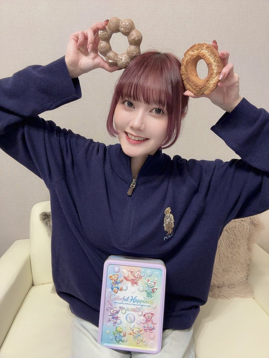 yuuka_uchinaa's tweet photo. ボク、ミッキー🐭💕

妹が修学旅行で東京に来てて
ディズニー行ったお土産に
クッキーくれたんだ👼🏻🍪

お姉ちゃん、嬉しい🫧⸜(* ॑꒳ ॑* )⸝🫧

ドーナツは、、、
そう。私が食べたかっただけ🍩🍩 https://t.co/BmfLgxcTUY