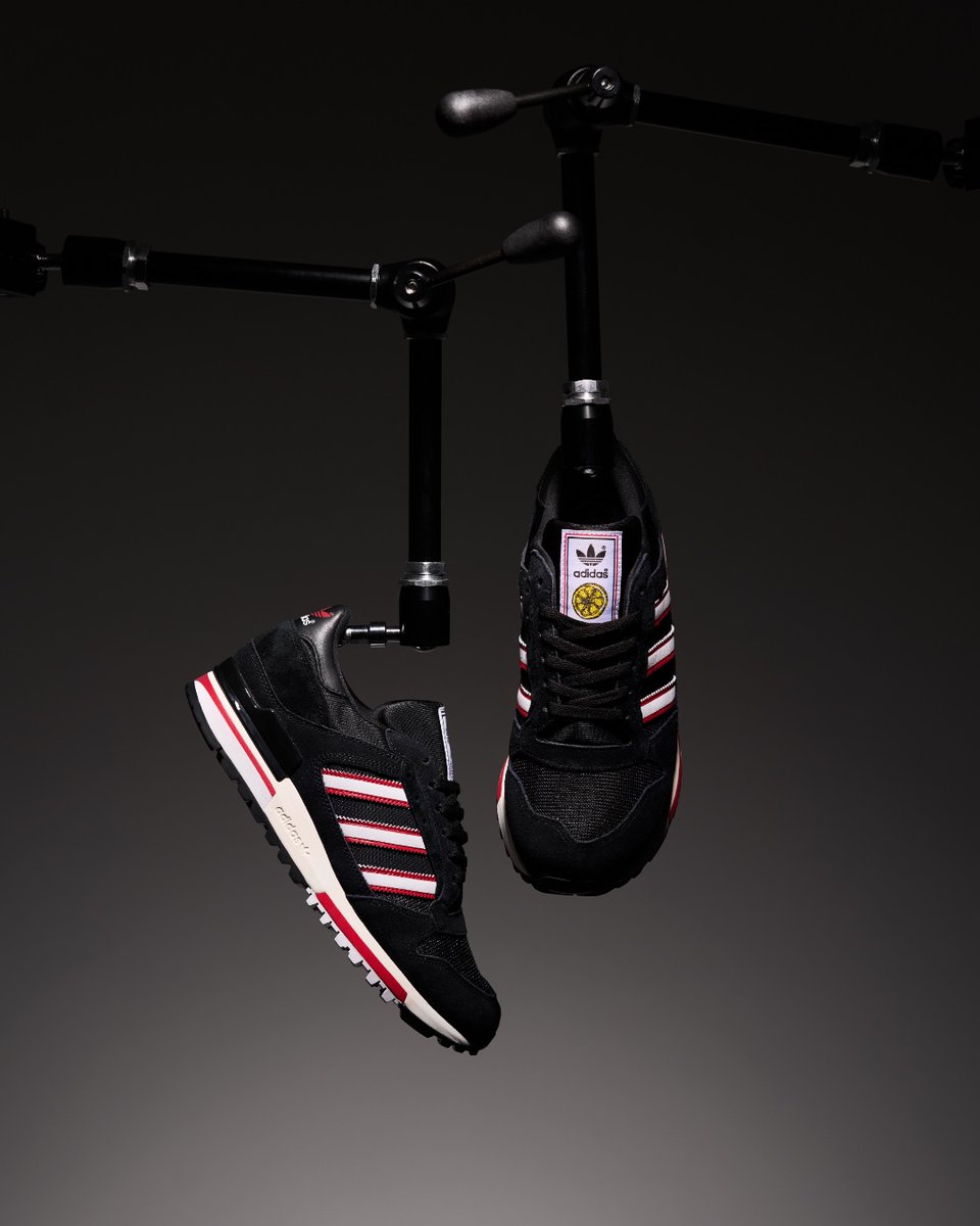 ロビスタ adidas ZX 600 MUFC x STONE ROSES CBLACK/FTWWHT/OWHITE（アディダス