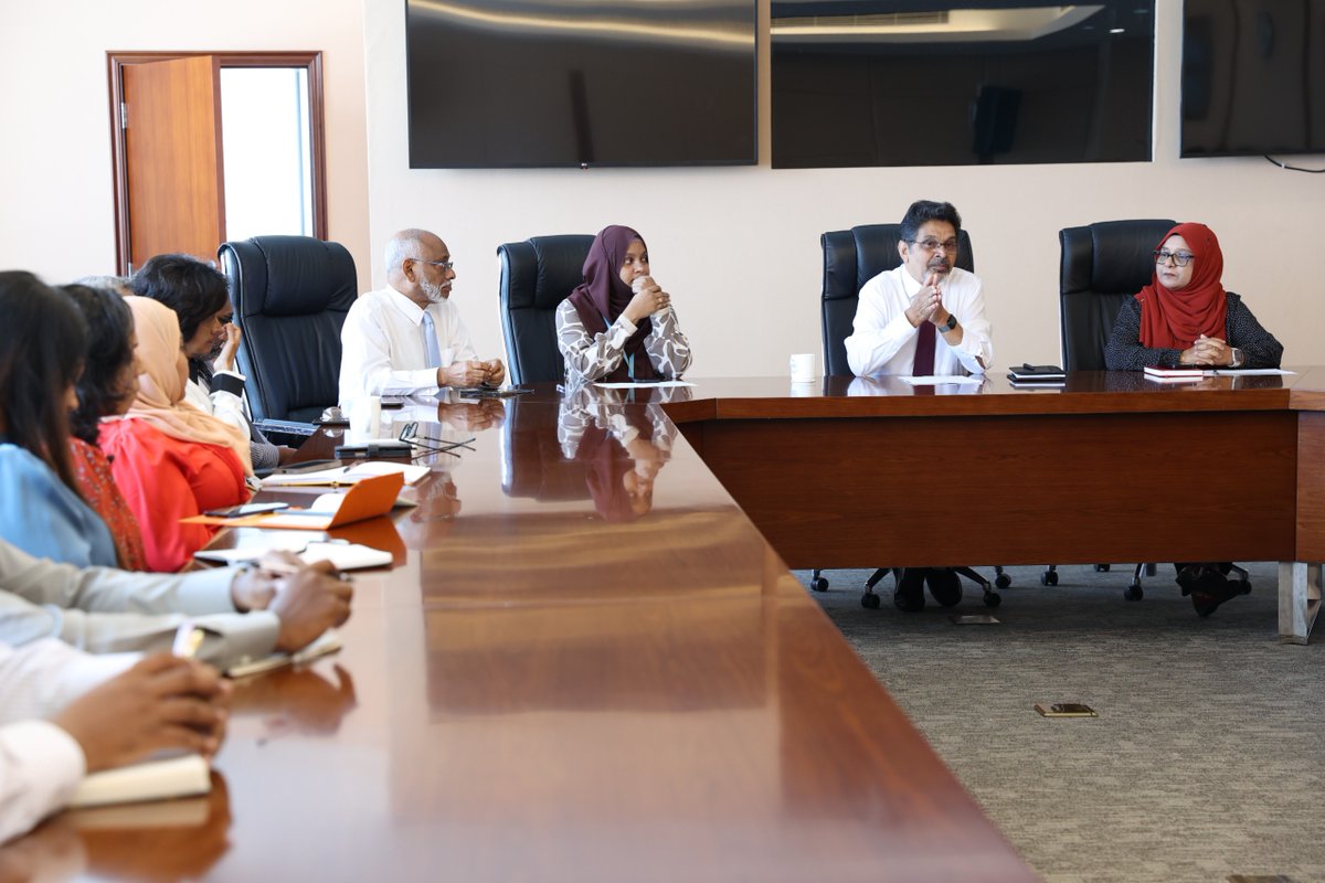 MoFAmv's tweet photo. #FOSIM kicked off its first session of the year under the Ambassadors’ Lecture Series with an engaging and informative discussion on “Reflections on the Evolution of Maldives’ Foreign Policy,” delivered by Ambassador Abdul Ghafoor Mohamed. https://t.co/SlxblQaqpX
