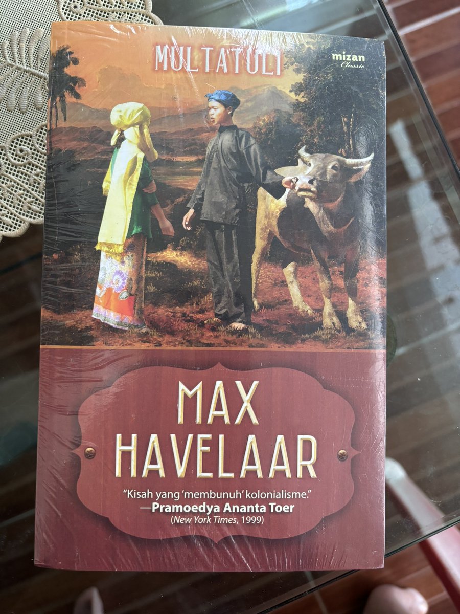 GIVEAWAY BUKU! dari sahabat judul Max Havelaar. siapa mau? ongkir ditanggung. ketik mau sambil like n rt siapa tau jatoh ke tangan yang emang pengen banget nih buku. sampe besok pagi jam 5 ya. yukk