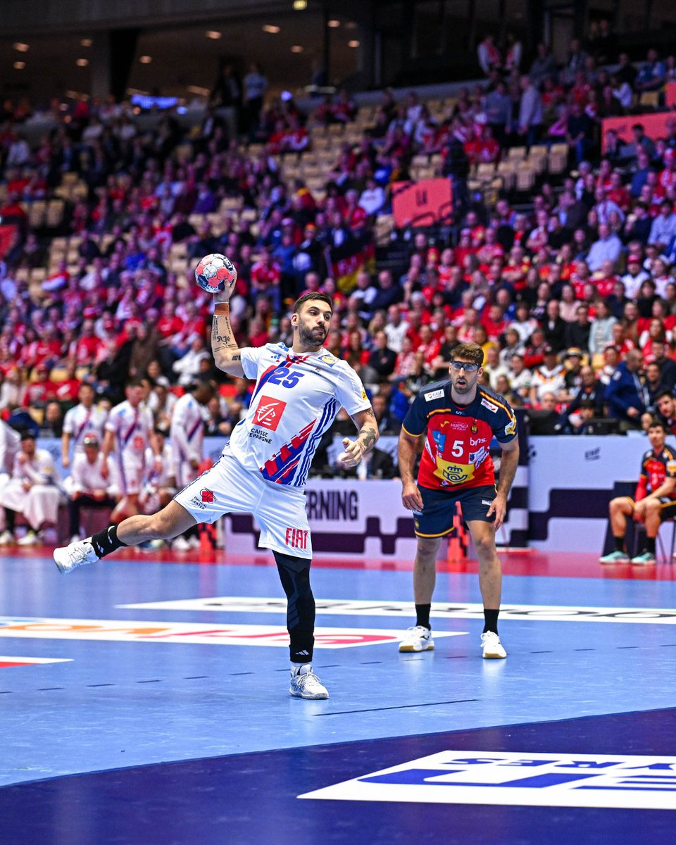 Retour en images sur Espagne-France 
🇪🇸⚡️🇫🇷 #BleuetFier