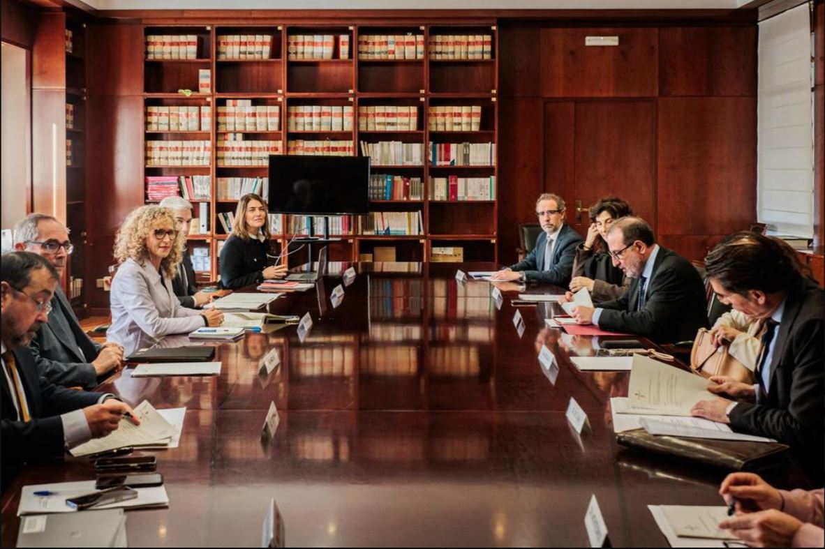 Ahir, el degà @jszariquiey va participar en la reunió de constitució de la Comissió Autonòmica de Qualitat de la Justícia  presidida per la presidenta del <a href="/tsj_cat/">TSJCat</a>, Mercè Caso i integrada per <a href="/Ramon_Espadaler/">Ramon Espadaler</a> <a href="/justiciacat/">Justícia</a>, el secretari de Govern, <a href="/ICABarcelona/">ICAB · Advocacia Barcelona</a> i <a href="/ProcuradorsICPB/">ProcuradorsICPB</a>