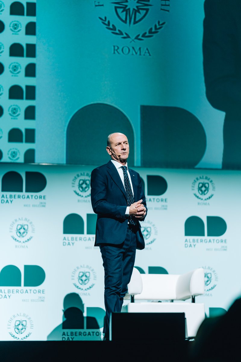 📣CRONACA DI UN GRANDE EVENTO!  - PARTE 1📸

➡️ 🎉 XXII EDIZIONE ALBERGATORE DAY! 🎉

➡️2500 PARTECIPANTI E 100 AZIENDE SPONSOR!! 

✅21 gennaio 2026 – Palazzo dei Congressi

ARRIVEDERCI AL 2027 PER LA  XXIII EDIZIONE
#federalberghiroma #AlbergatoreDay #turismo #alberghi