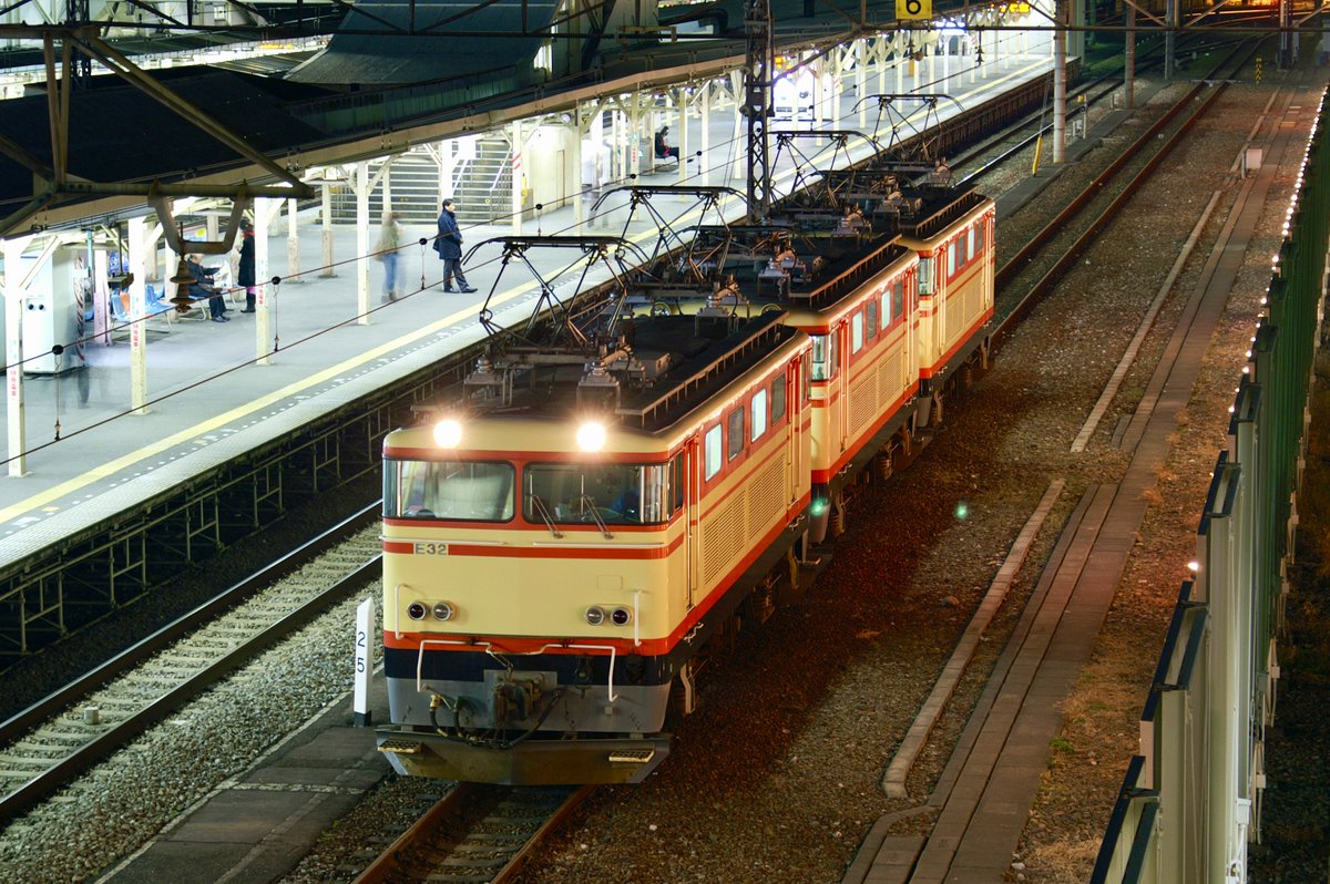 各停拝島 tweet media