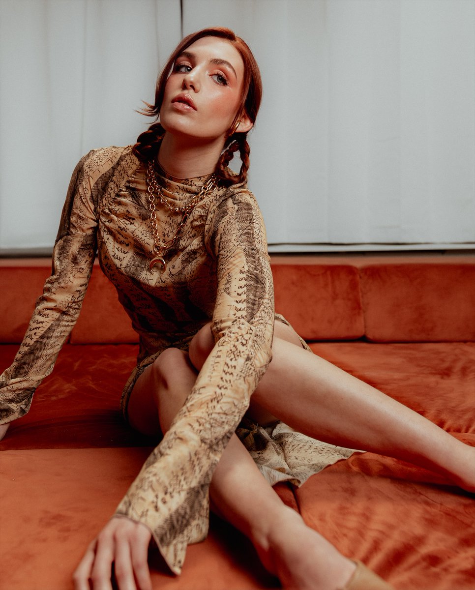 sophie nelisse for cosmopolitan