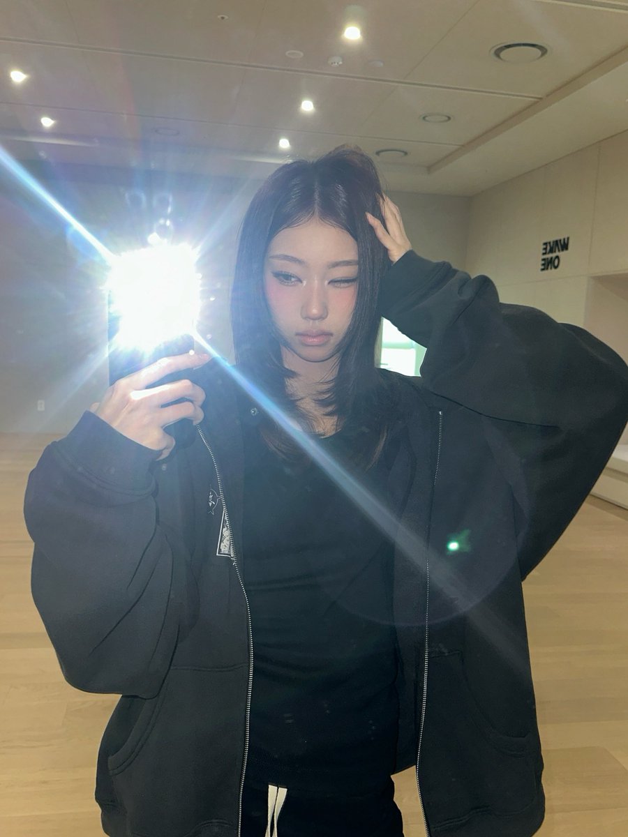 izna_offcl's tweet image. [izME📮]

🖤

#izna #이즈나
#CHOIJUNGEUN #최정은