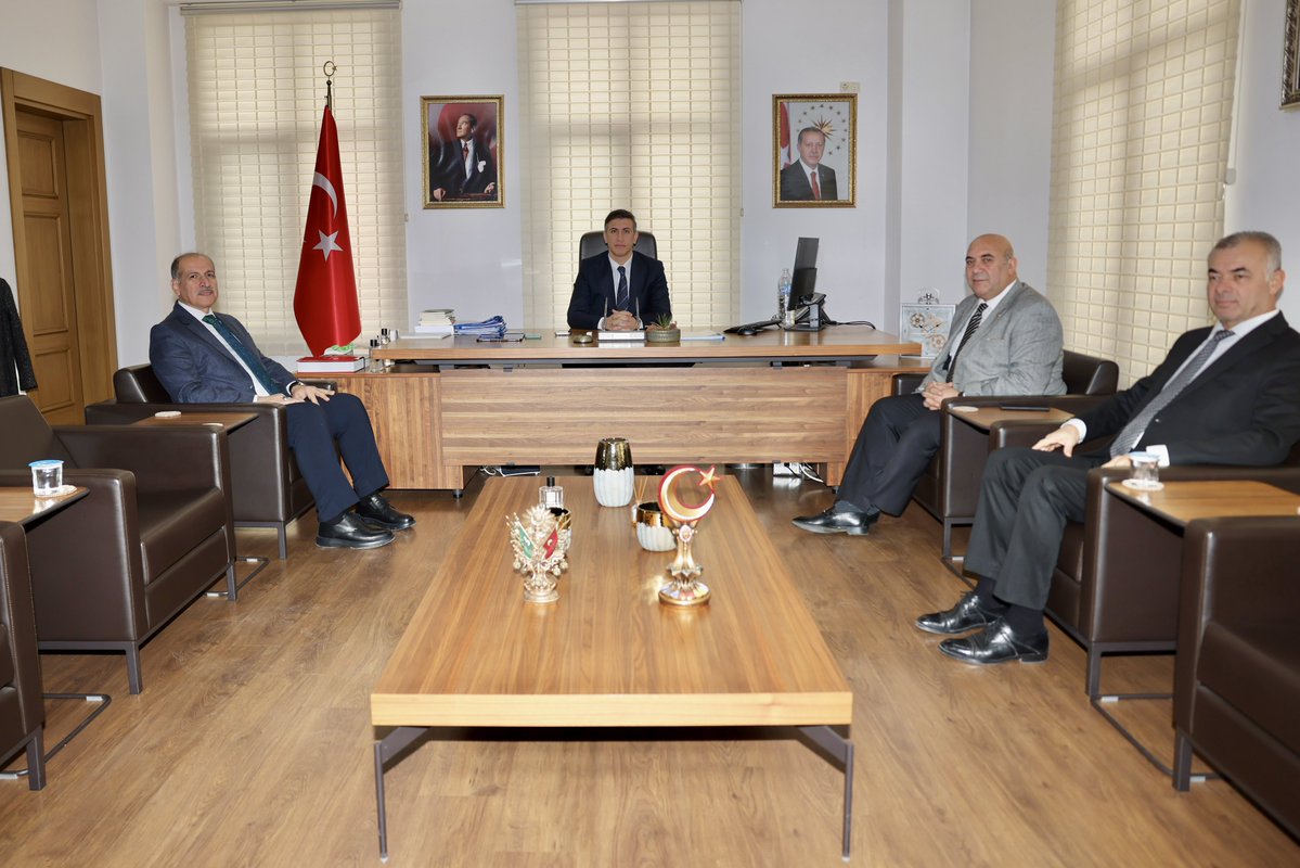 İl Millî Eğitim Müdürümüz Sayın Mehmet Nurettin Aras, Yüreğir Kaymakamı Sayın Mehmet Aksu’yu makamında ziyaret etti.  <a href="/tcmeb/">Millî Eğitim Bakanlığı</a> <a href="/Yusuf__Tekin/">Yusuf Tekin</a> <a href="/mnaras/">M.Nurettin ARAS🇹🇷</a>