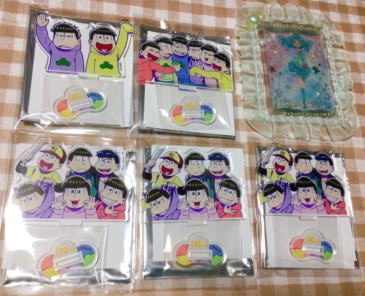 チョロ松 ,一松 ,十四松 ,カラ松 ,松野おそ松 ,トド松 「交換 おそ松さん AGF トレーディングアクリルスタンド プリーる アクスタ 譲」|フィグ 🎀🎀🎀🦭🐲🍥　気力充電中のイラスト