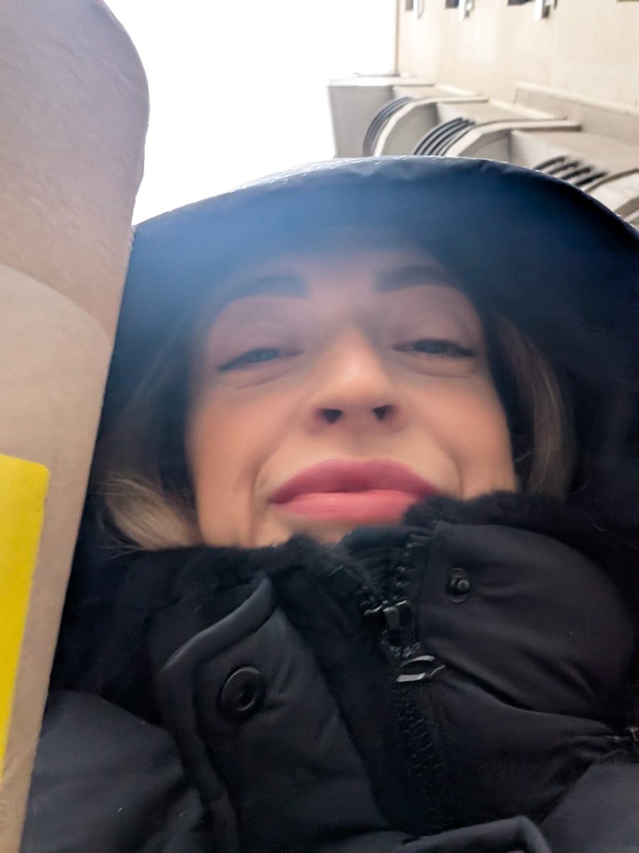 RamanSystemsISI's tweet image. It's raining in Paris too, but that's not stopping @JessicaGabb as she presents the poster on Notus, our gas Raman instrument &amp;amp; it's role in nuclear fusion. @GASanalysisEvnt #gasanalysis #gasRaman #spectroscopy