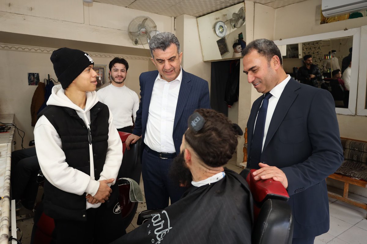 4/ AK Parti olarak her zaman esnafımızın, hemşehrilerimizin, alın teriyle geçinen insanlarımızın yanında olduk, olmaya da devam edeceğiz.

Cumhurbaşkanımız Sayın Recep Tayyip Erdoğan'ın da her fırsatta ifade ettiği gibi, bu milletin yükünü sırtlayan esnafımız bizim başımızın