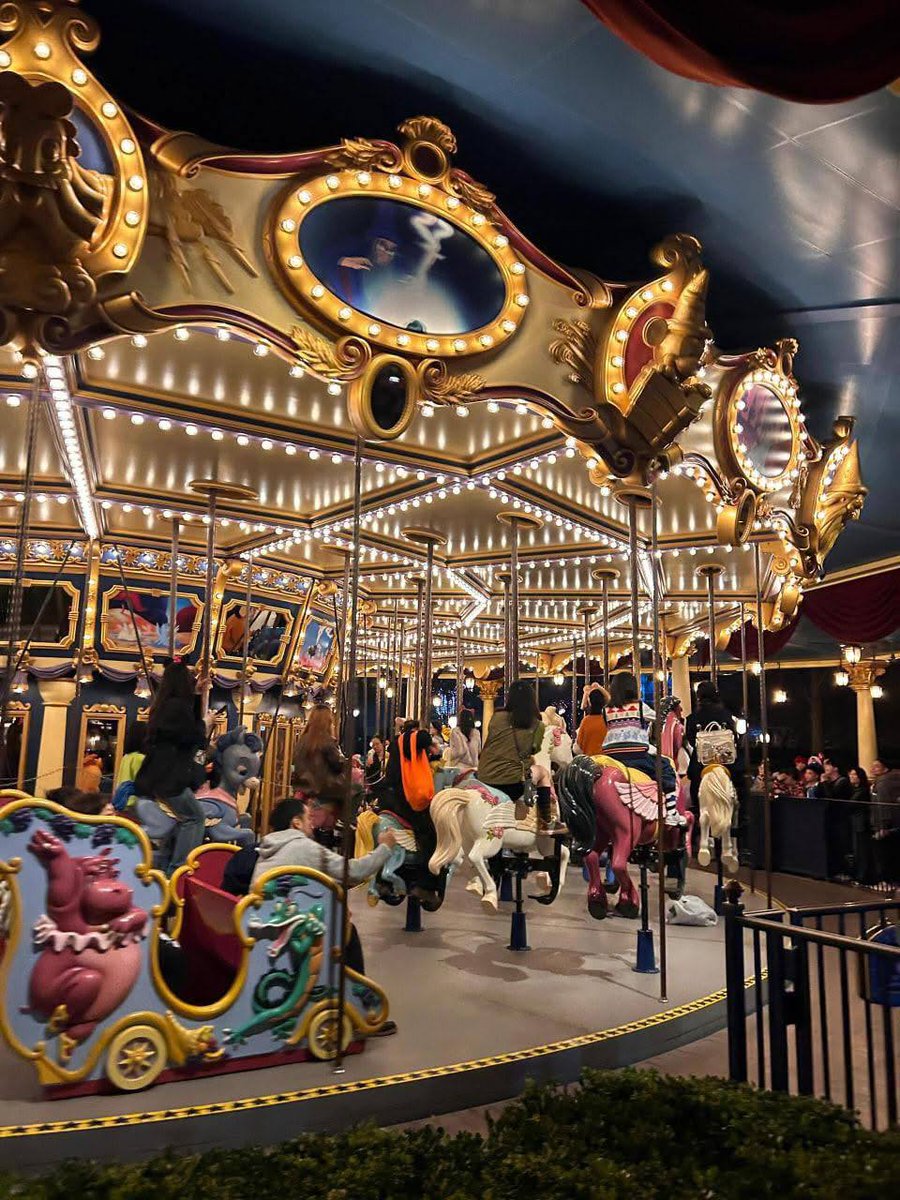 rish990's tweet image. 华灯初上，黄浦两岸，一半历史一半繁华