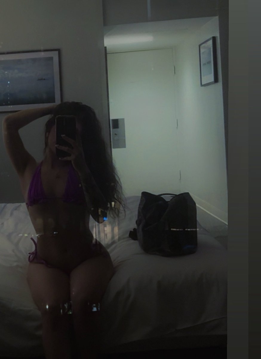 ariana tweet media