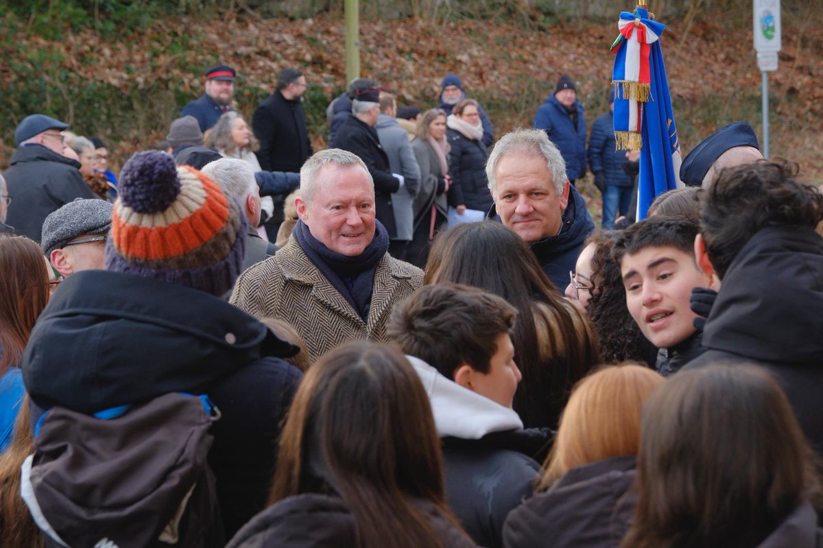 CommissionerHR's tweet photo. Marking a solemn moment in Rothau today, where we remember the genocide of six million Jews and 500 000 Roma and Sinti, and all victims of Nazi persecution. Memory is alive here – upheld by children and young people through the Memory and Human Rights Garden they created with Regards d’enfants, transforming shadows of history into a living testament to dignity, justice, and our shared humanity. Their voices matter. We join in charting a different path forward, guided by memory and responsibility – toward a future where equal rights and dignity are respected for all. #WeRemember #HolocaustRemembranceDay #NeverForget 
Read my speech 👉 https://t.co/euUeAWvJi8