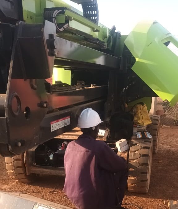 Fms_Africaltd's tweet photo. Are you looking to optimize the performance, safety, and efficiency of your Electric Man Lift fleet?

FMS Africa offers advanced tracking solutions specifically designed for equipment like yours.
 
 With our robust and easy-to-install trackers,
 you can gain real-time visibility https://t.co/lrY8xRTbYw