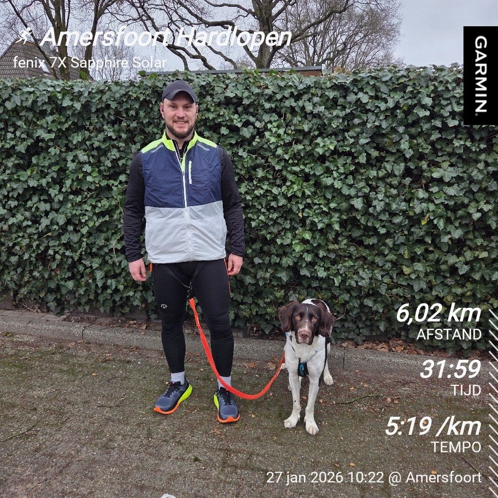 tomteselle's tweet photo. Zo dat was weer een partij heerlijk!! Een van a naar b run . Lekker met guus #canicross #canicrossing #hardlopen https://t.co/1p0Q3JjbsB