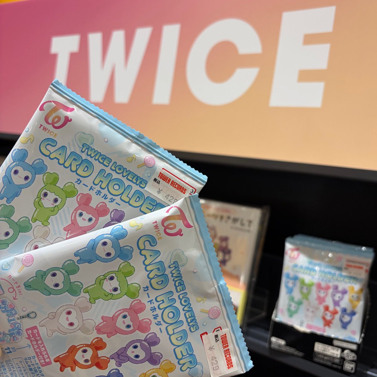 TWICE】 「TWICE LOVELYS カードホルダー」 入荷しております 