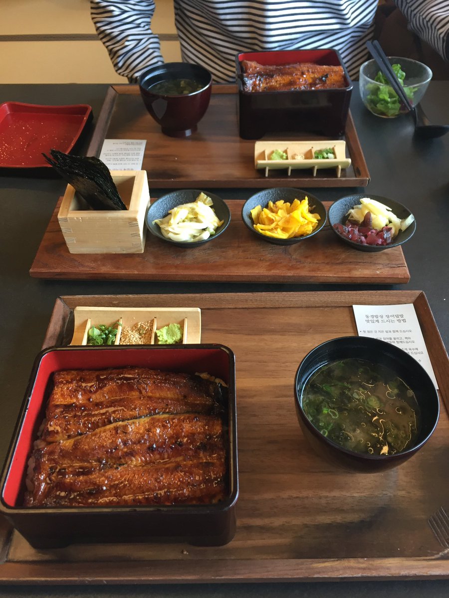 융 tweet media