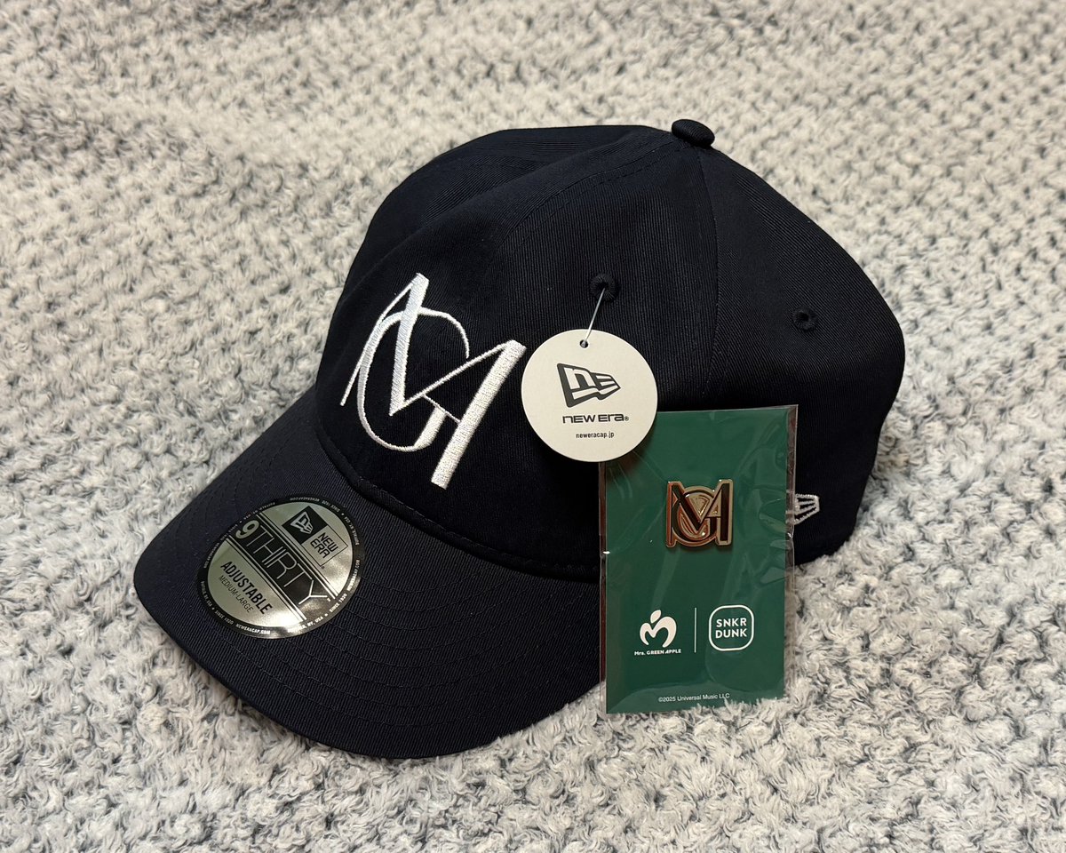 Mrs. GREEN APPLE × SNKRDUNK NEW ERAコラボ届いた‼️ ピンズも可愛いのぅ