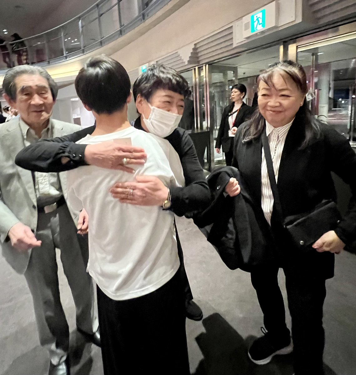 aoao_yoshida's tweet image. 11/23現代舞踊フェスティバルで踊った作品が、バレエのチャコット株式会社の『チャコット賞』受賞しました😭🏆💖

びっくりした！！！

練習をすごく頑張ったから、すごく嬉しい🥹✨

ＡＯＩより

#現代舞踊フェスティバル
#contemporarydance
#chacotto