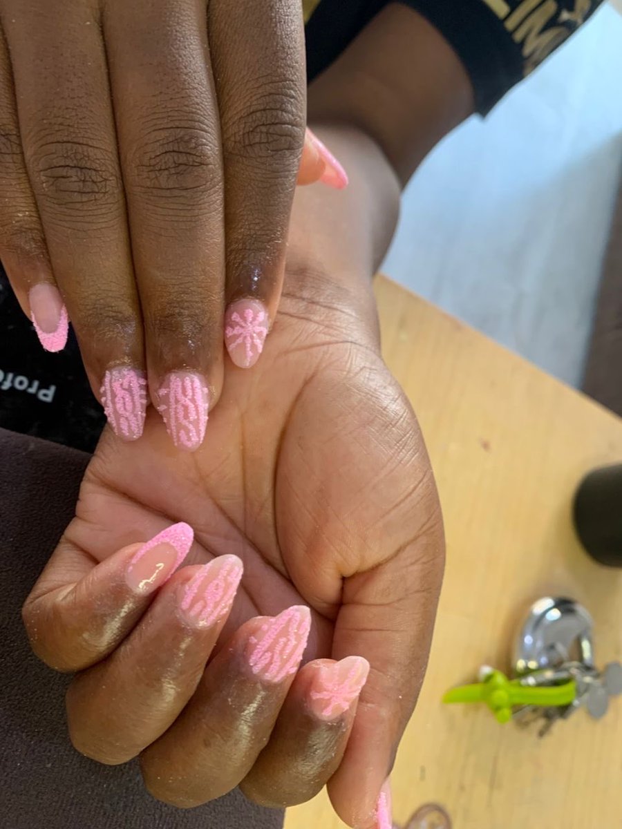 Looking for the cheapest nails in town without compromising quality 
Here my sisters prices and work. Thank me later. 

0771800589